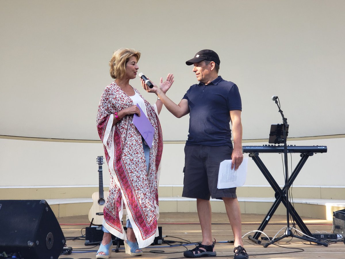 CITPOshawa's tweet photo. Donna Loback speaking about Community Builders Network of Hope #CITPOshawa #Community @CITPOshawa https://t.co/Vr565sjbH1
