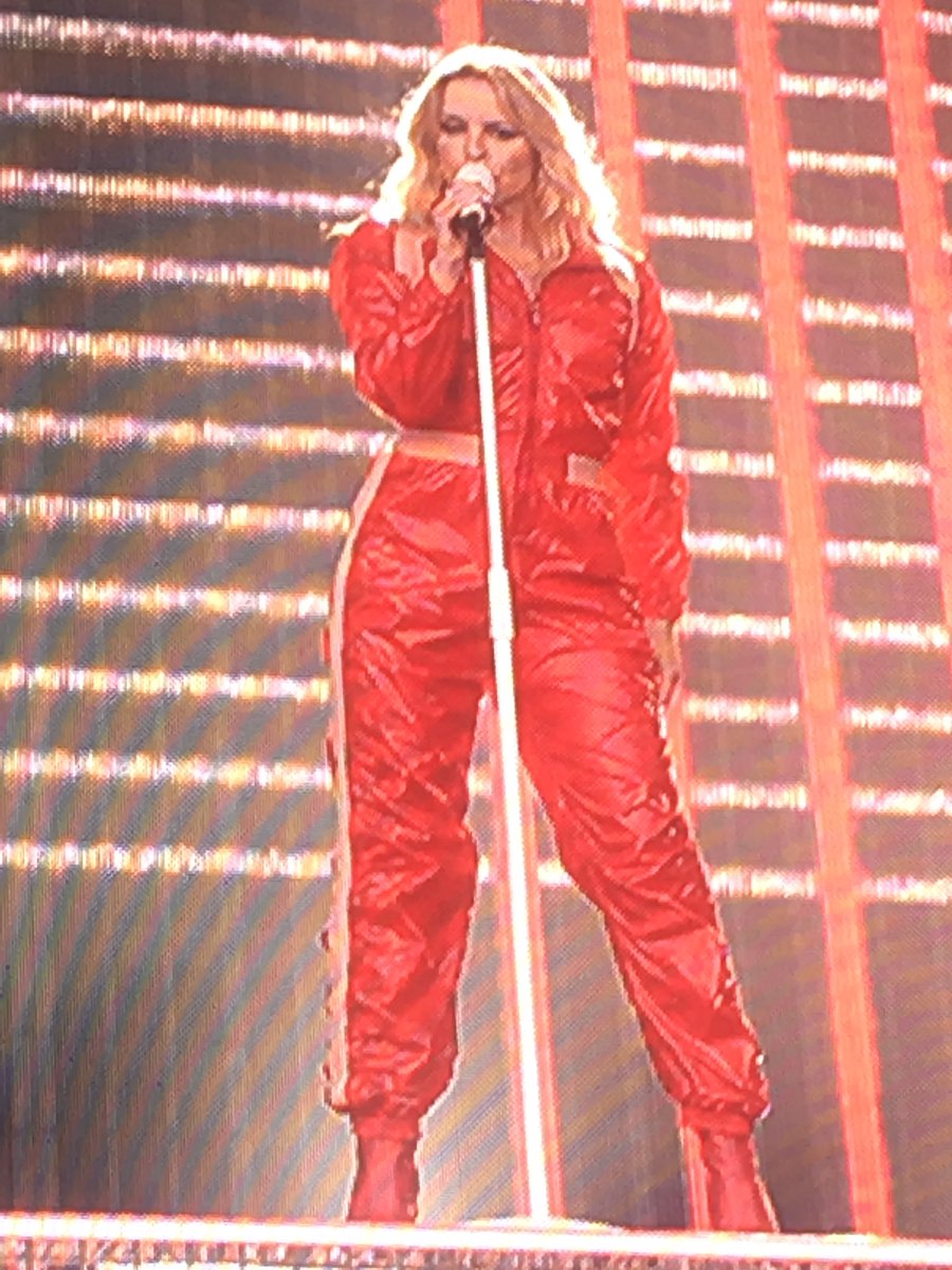 JustJill180's tweet photo. Absolute babe 😍 #childhood #girlcrush #edinburghcastle2019 #greatconcert #againtomorrwnight #lovemyjob @kylieminogue https://t.co/Awer64mk7F