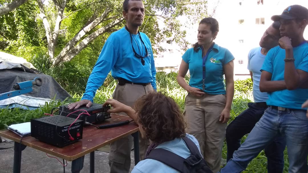 rescatehumboldt's tweet photo. #14Julio: Aspirantes #ORH2019 en modulo de #Radiocom, como parte del proceso de #CapacitacionBasica
#Alumnos
#SAR
#Voluntarios
#Radiocomunicaciones
#Rescate
#FamiliaHumboldt
.@rescatehumboldt https://t.co/WTvJBQDMCZ