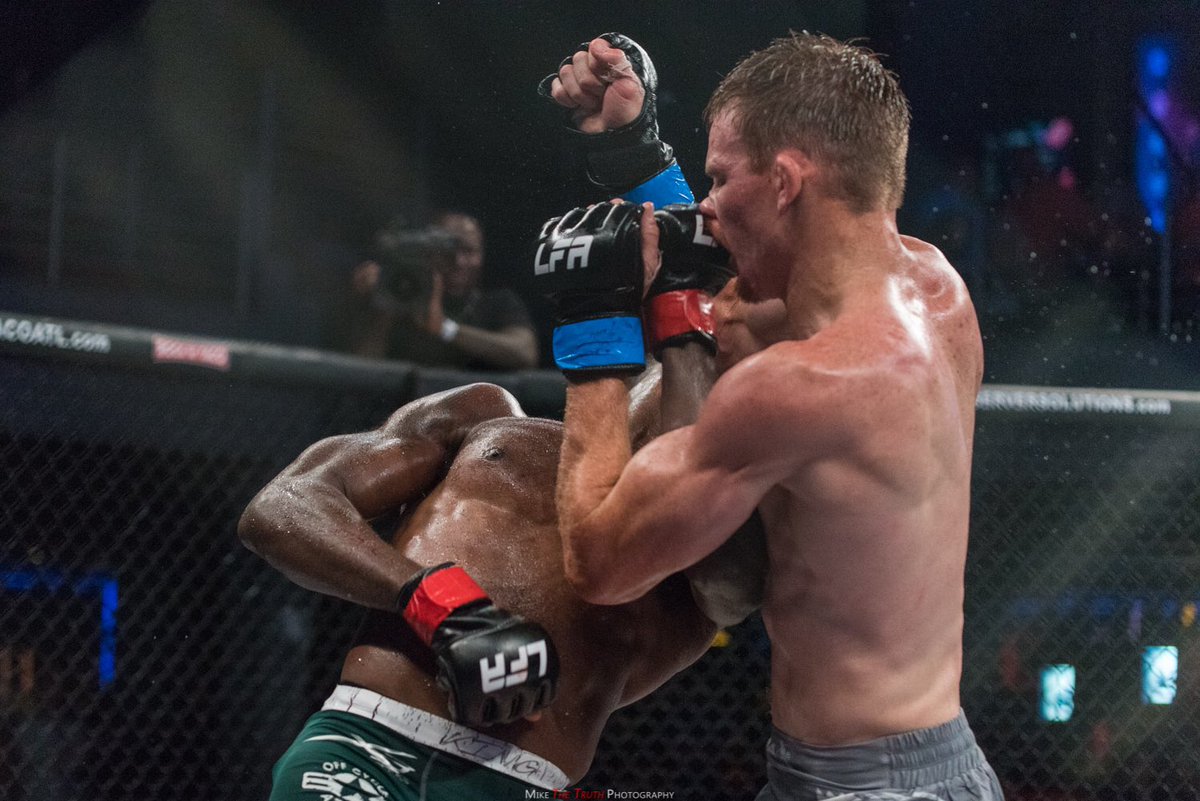 TheTruthJackson's tweet photo. Had a great time at the @CocaColaRoxy in #Atlanta. @LFAfighting was full of action. Check out my selects from #LFA71 on Instagram.
https://t.co/QQzx87N0DT https://t.co/tos9Xsgfdd