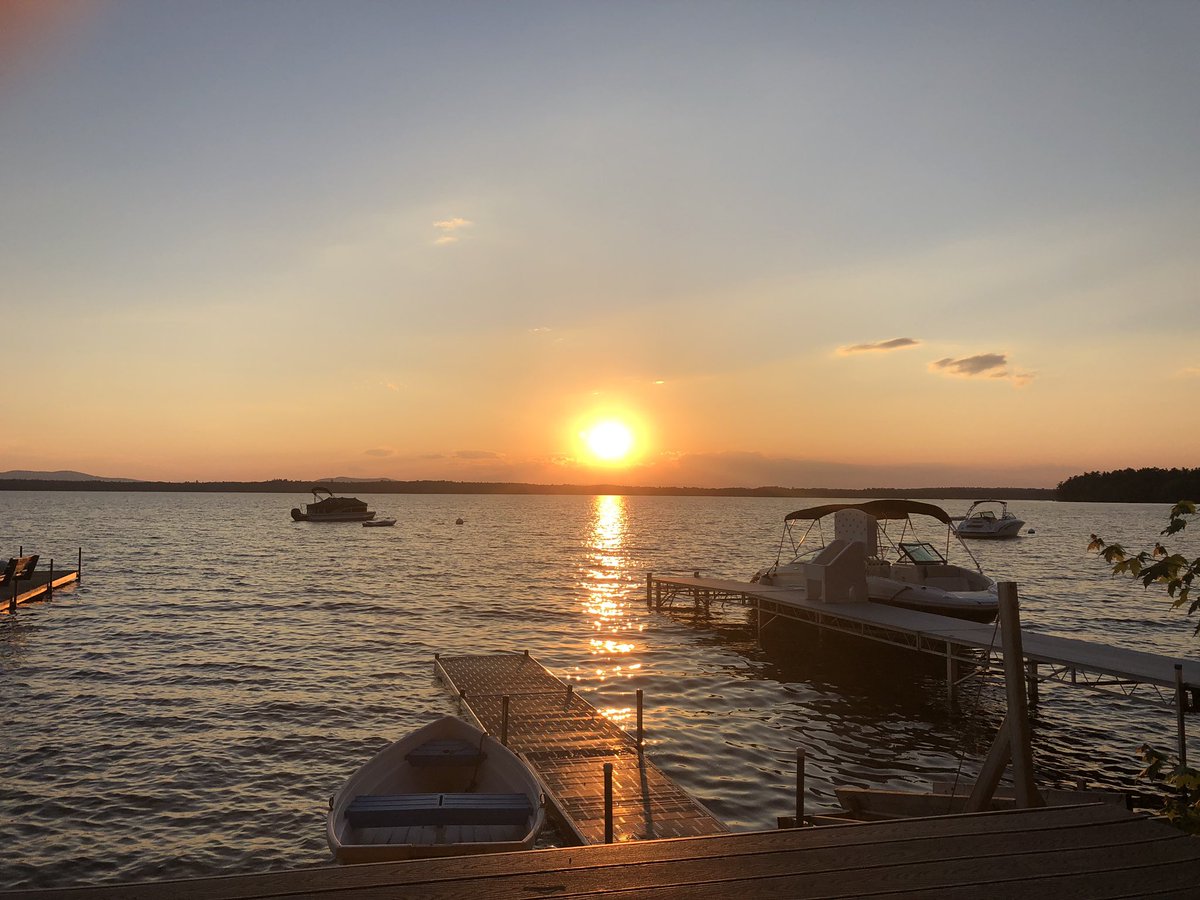 AlisunJane's tweet photo. #InTheDogDaysofSummer you’ll find me lakeside https://t.co/CgucDbfrLh