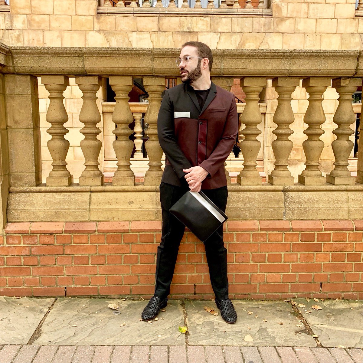 richie_styler's tweet photo. I hadn’t used this @dior jacket in a long time and I absolutely love it. I’m so glad I kept it. I think it will keep looking great for a long time. 
Glasses: @ysl 
Jacket: @dior
T-Shirt: @sonofatailor 
Trousers: @balenciaga 
Shoes: @louboutinworld 
Bag: @balmain https://t.co/yljyqeX074
