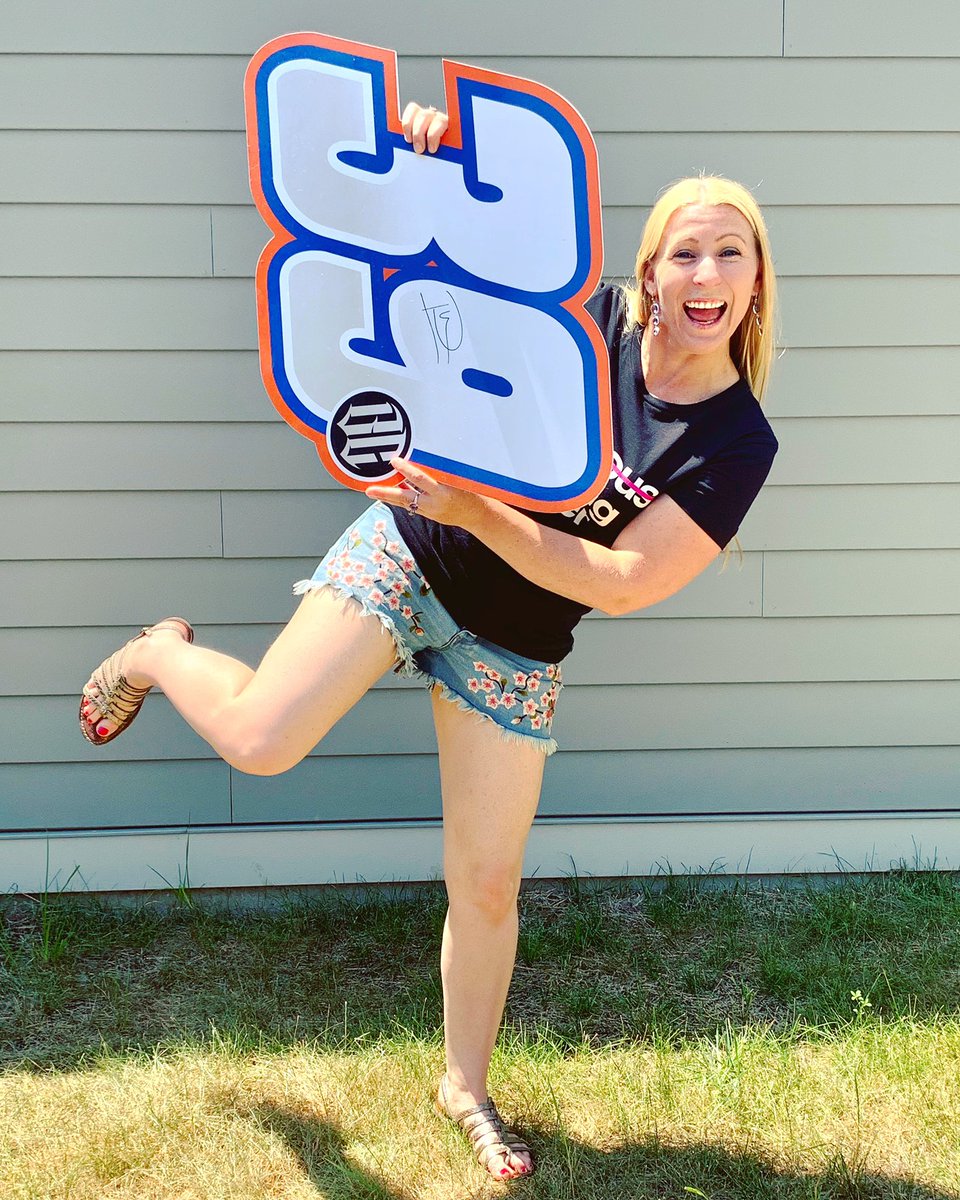 PippaMann's tweet photo. Reminder! We announced our winner of the #39BC @ClausonMarshall @Driven2Save garage sign from @IMS earlier today! Check my feed for the video announcing our winner! ๐ค
#IndyCar #Indy500 #ClausonMarshallRacing #ThisWasMay https://t.co/5OFIpjwDQn