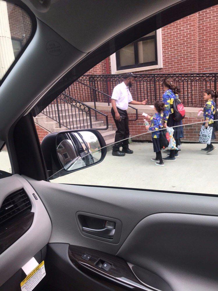 NiyesCenter's tweet photo. Just A week after the #Zalis put Guards by their school,
#Der_Yid attacking a Shul in Kruke for putting guards, not to let in some Jewish people #Hypocrisy https://t.co/lNSVgGglzK