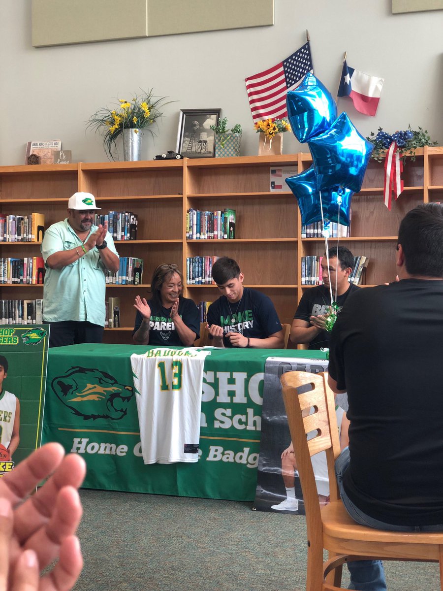 Michaelg1407's tweet photo. Warren Wilson College committed 🏀 https://t.co/OcjF0NYflm