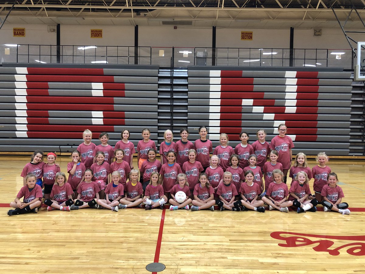 CavalierVb's tweet photo. Last week the BN volleyball coaches and players worked with our future Cavaliers!!! Great improvement was seen in just two days of camp for these young ladies! https://t.co/lcZZ0xyiNN