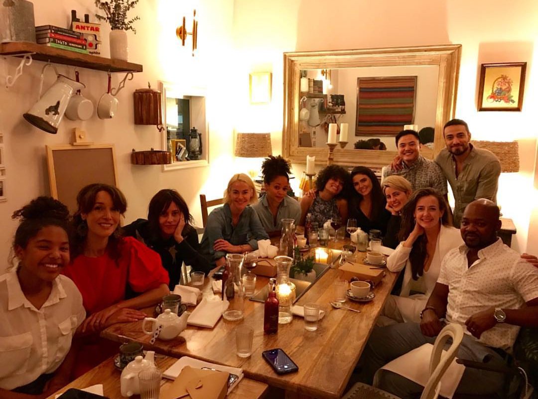 JBealsOnline's tweet photo. 👉 @jenniferbeals: I LOVE this cast! So Much Light. ✨What an amazing night with such incredibly inspiring people. @showtime #TheLWord #castdinner sho_thelword #thelword https://t.co/myj1tOUlUO https://t.co/qeWK15f0oH