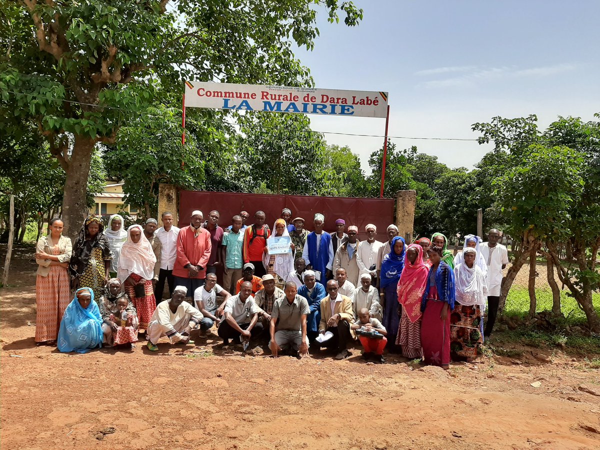 AideGuinee's tweet photo. Forum communautaire sur l'engagement citoyen et des responsables locaux sur l'enregistrement des naissances #DaaraLabé #Labé @OSIWA1 @UNICEFGuinea @planguinee #UJAD #AideGuinee @PNUDGuinee @fhi360 https://t.co/Bv10qHX4RE