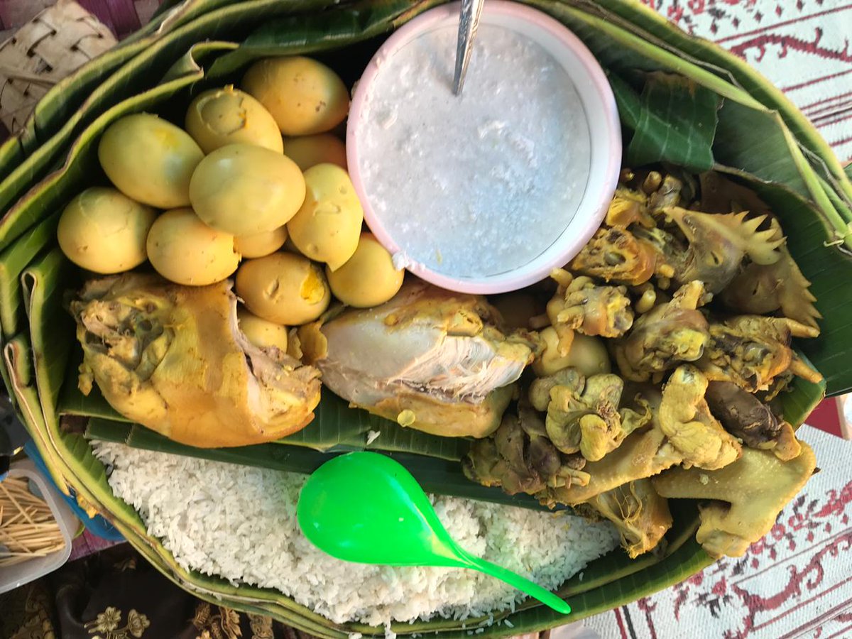 etnikitasolo's tweet image. ketika sarapan adalah jalanku #segoliwet #SalaKuthaku