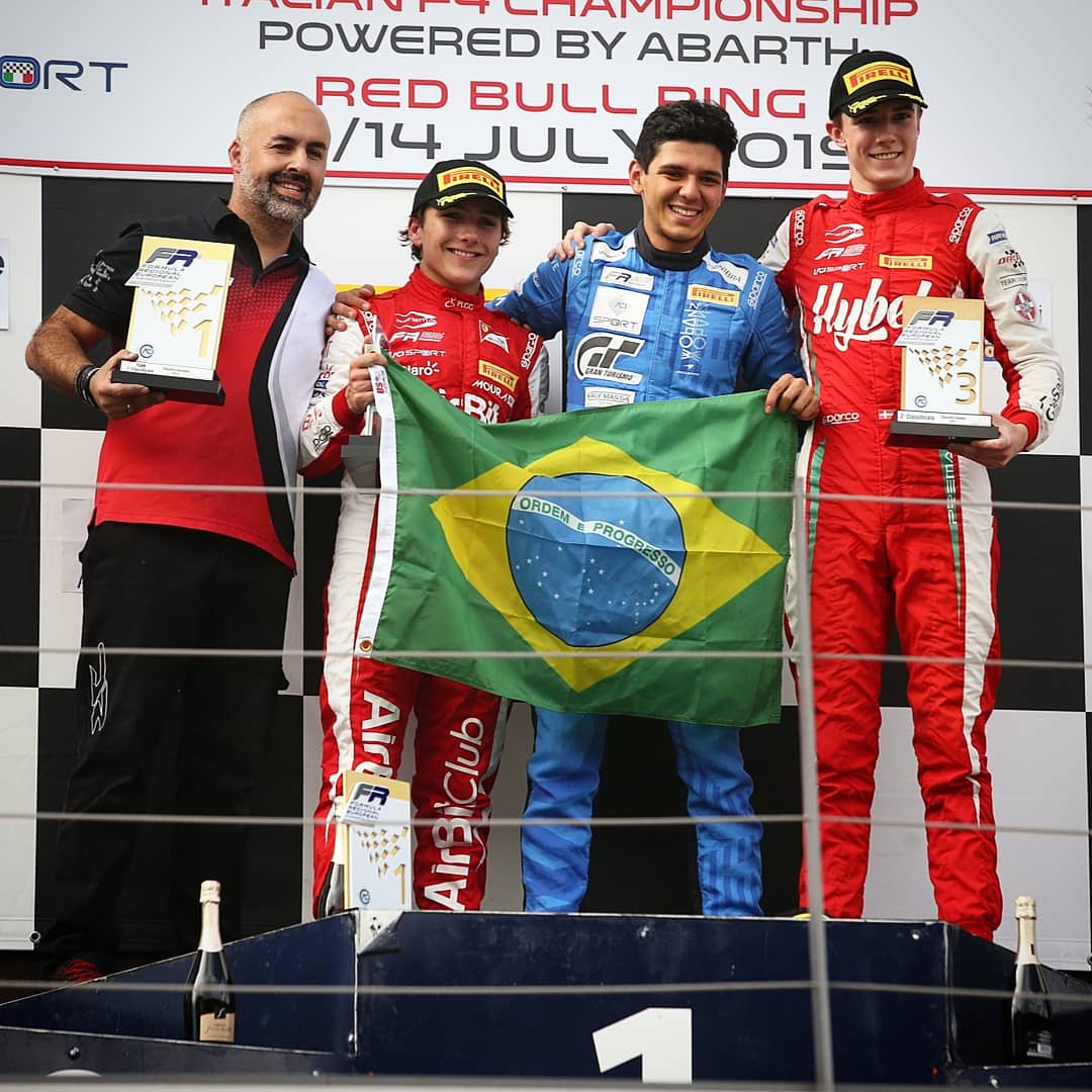 🇬🇧 Yeeeees!!!! My first victory on the Formula Regional 🙌🙌🙌
I would like to thank all my team, everyone who was cheering for me and also @thegranturismo family for all the support.
This achievement is not only mine, but is from all of you guys too 😄
#victory #frec #happy