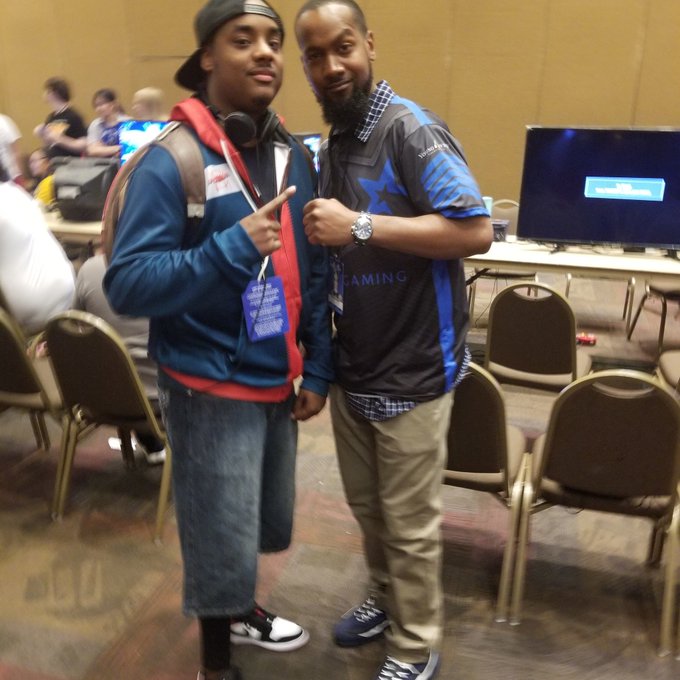 I met lil majin today dude is legit chill and awesome abc was legit https://t.co/K3SYnn21hm<a href="/tag/moonknight"class="tags"><span>#moonknight</span></a><a href="/tag/mrknight"class="tags"><span>#mrknight</span></a>