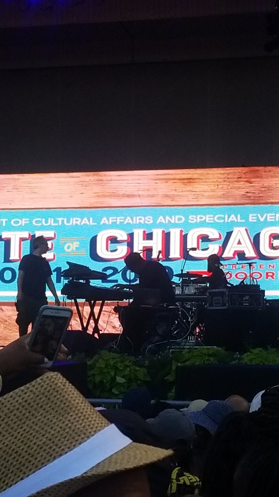 AuthentikMade's tweet image. Good to see the legend @KEVINR8 in Chicago playing with  India Arie