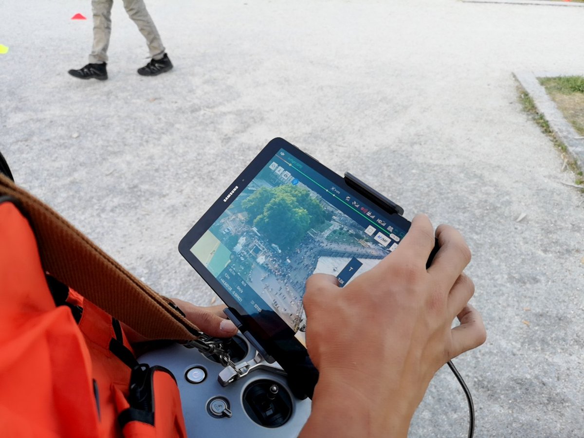 Mission de #protection civile à #bordeauxmaville pour le feu d'artifice du #14Juillet2019.

#drones #14Juillet #feudartifice