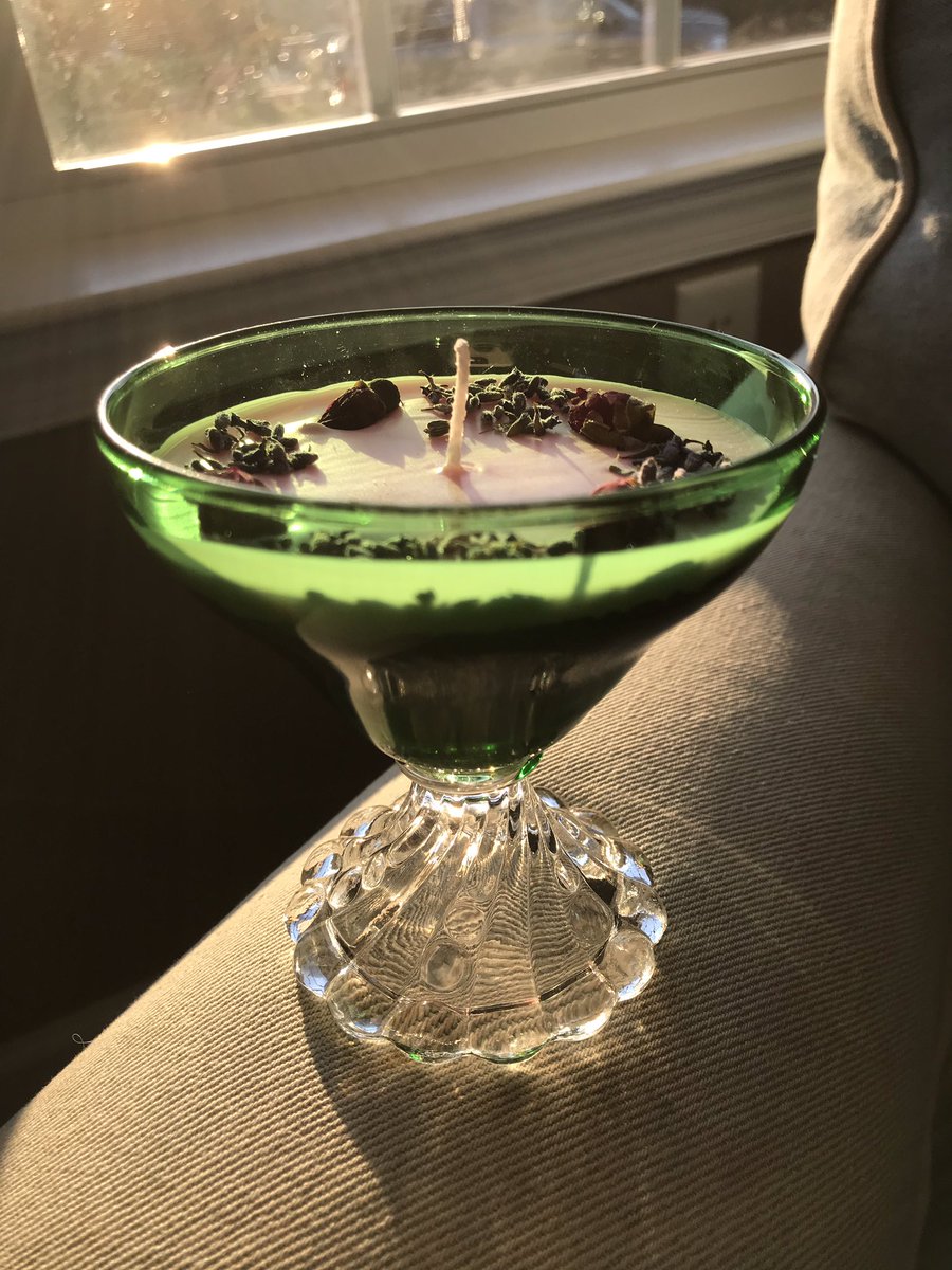 caitelle1's tweet photo. These candles are still available! All of my candles are upcycled vintage glassware 🌻🦋 https://t.co/H6D7VhjxBD https://t.co/HwULEIejz5