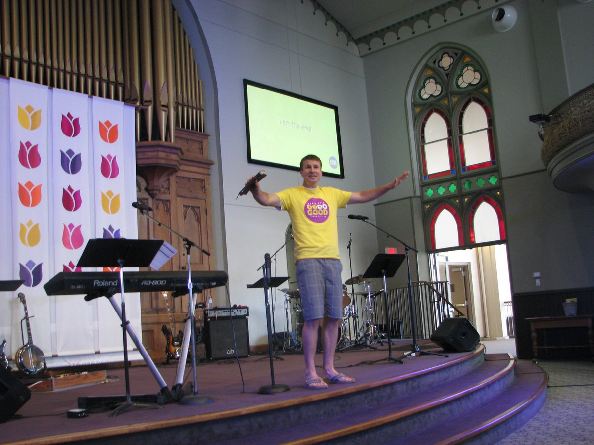 LondonSERVE's tweet photo. Great worship service this morning with Steve and Gil, and Sandra visiting us! 
SERVE Prayer Experience was a big hit and it was wonderful for the SERVEants and for the congregation to meet each other and pray over each other! #EagertoDoGood #TheEagerGod https://t.co/gEt7Mt2etL
