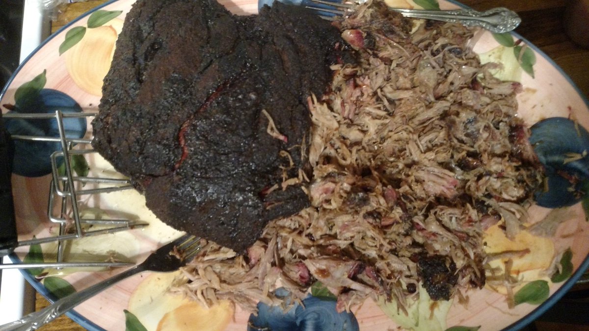 YarddogP's tweet photo. Pork is juicy it just fell apart... cherry and apple wood... basting with apple cider and PBR https://t.co/KN9LzzEWEB