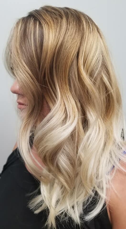 CarenHucks's tweet photo. Alright y’all PSA!!! My sister in law Samantha Rae at Sam's Styles is running this awesome special! Go check her Facebook page out! If you mention ME and this Twitter post you get 20% off of your services (whatever it may be)! Book ASAP (THIS WEEK) to get this AMAZING deal! https://t.co/T9oohmFAY2