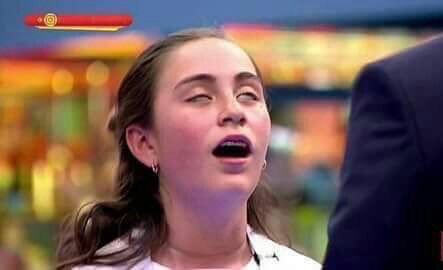 MasterChefMomos's tweet photo. *Rogelio se le monta a Osiris en la espalda* 

Rogelio: 
#MasterChefLaRevancha https://t.co/tXvGOvUmuE