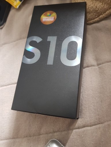 VictorCalhau's tweet photo. Eai Galera,
Comprei o S10 e estou doando a skin do jogo fortnite quem estiver querendo me chama no privado,tem que ser jogador de muito tempo ter o passe 2,3,4,5 e outras skins https://t.co/W4XYrSn5a7