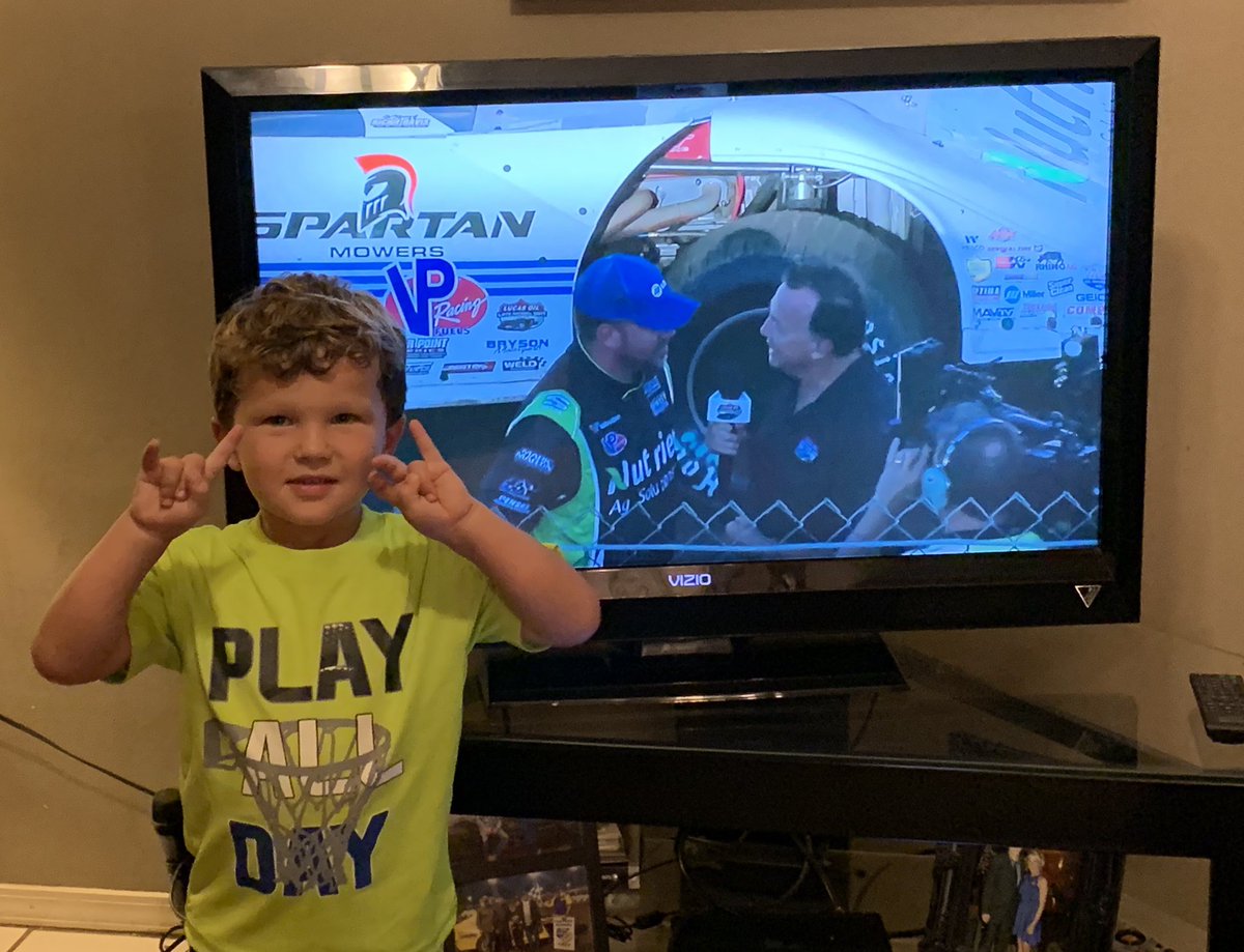 rgbjackson's tweet photo. Horns Up! Superman is off to a good start!! Go Team 49!!!! ๐๐ค๐ผ๐ @TheFast49 @TABreashears1 @LonghornChassis @lucasdirt #gosuperman #fast49 #lucasdirt #hornsup #unclestumpisthebesttireguy https://t.co/oVGGiUUBn0