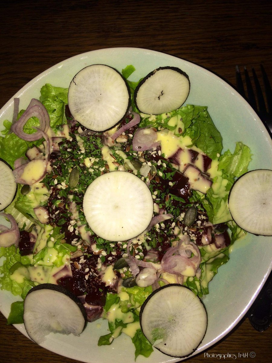 etoilephemere's tweet photo. ..Photographies Fr-M-F..
#mangersainement #saladesComposer #salade #légère #radisnoir #coeurdepalmier #tomate #pommesdeterre #concombre #macedoine #betterave #echalotes #mélangesdegraines #Photographies #photographiesculinaire #France #grandest #juillet2019 https://t.co/x4B2Db53BO