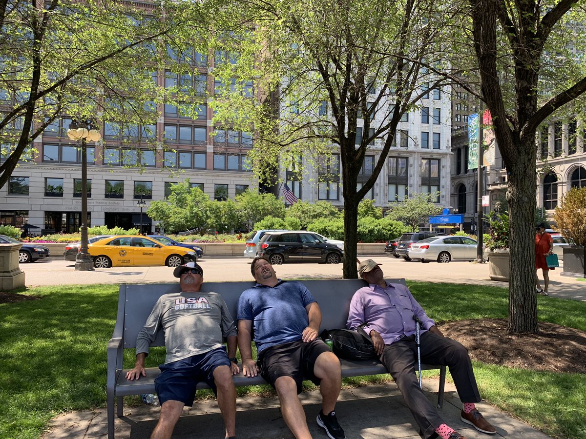 MikeIvie's tweet photo. Relaxing in Chicago https://t.co/4WFngrhsRB