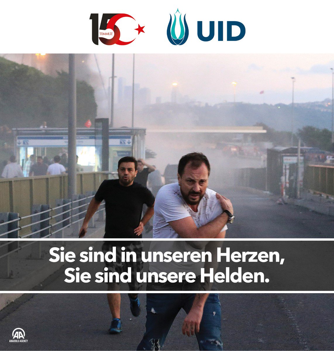 UIDRUHR's tweet photo. " Das gesamte türkische Volk, stellten sich der Möchtegern-Junta entgegen.
Die wahre Geschichte war jedoch, dass das Volk sich zusammengetan hatte, um zu zeigen, dass sie, egal welche verschiedenen Ansichten sie vertreten, keinen Militärputsch hinnehmen werden."

#15Juli2016 🇹🇷 https://t.co/RpePPkaBuc