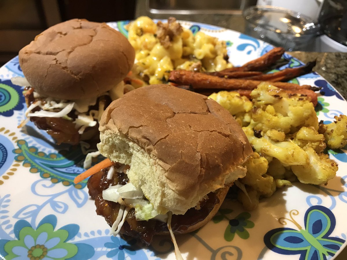 BBQ Jackfruit sliders with cabbage slaw, roasted curried cauliflower & carrots and baked mac and cheese