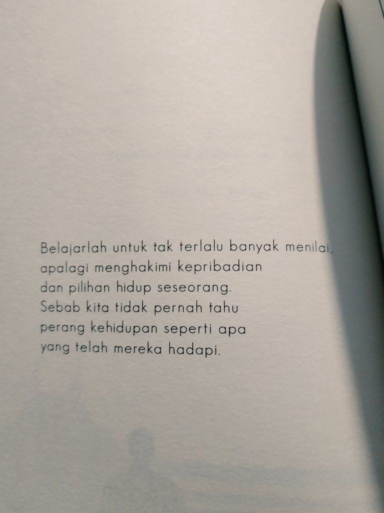 astrid tweet media