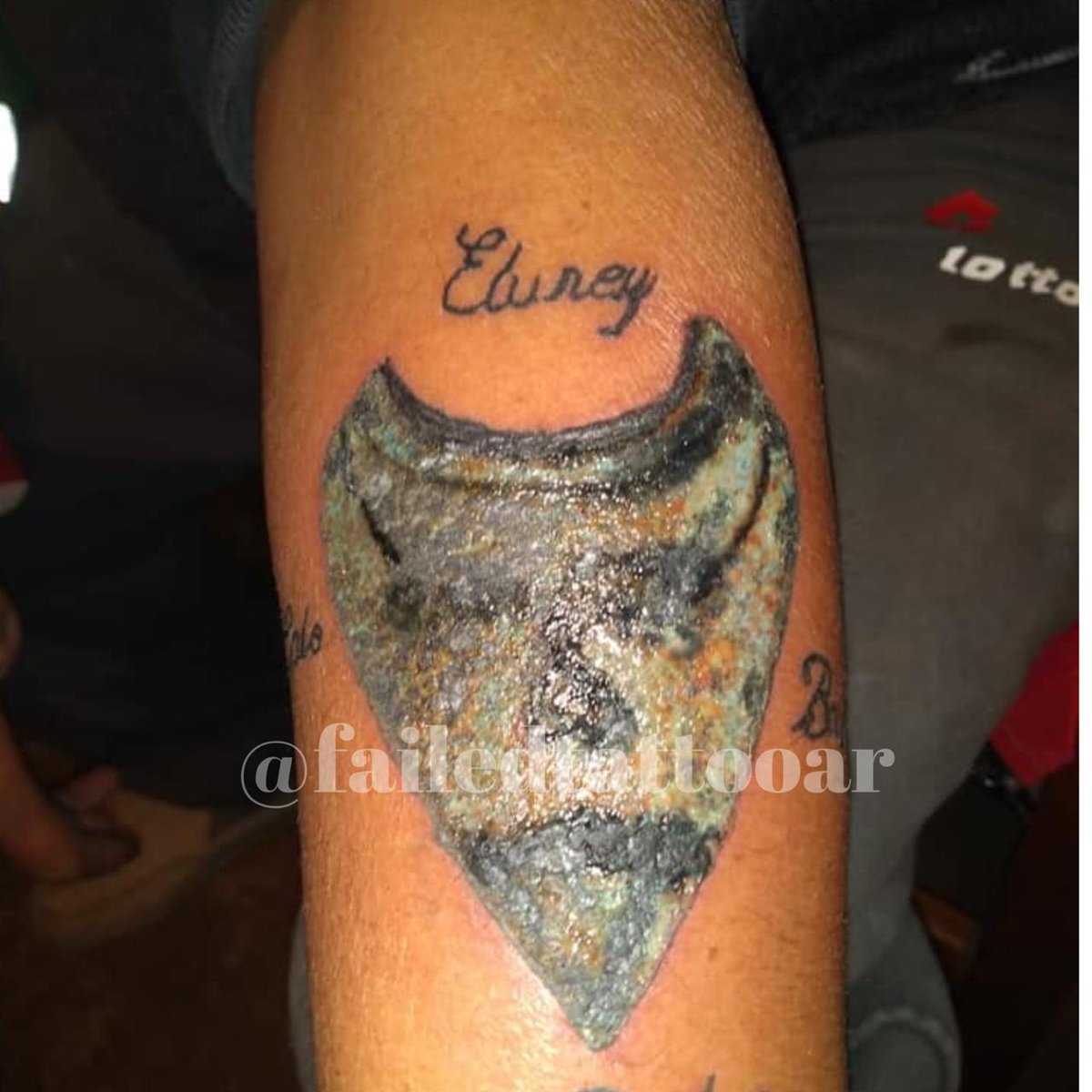 failedtattooar's tweet photo. Acompañame a ver esta triste historia... #failedtattooar #infectado #SalvemosLas2Vidas https://t.co/iLLHK62z8S