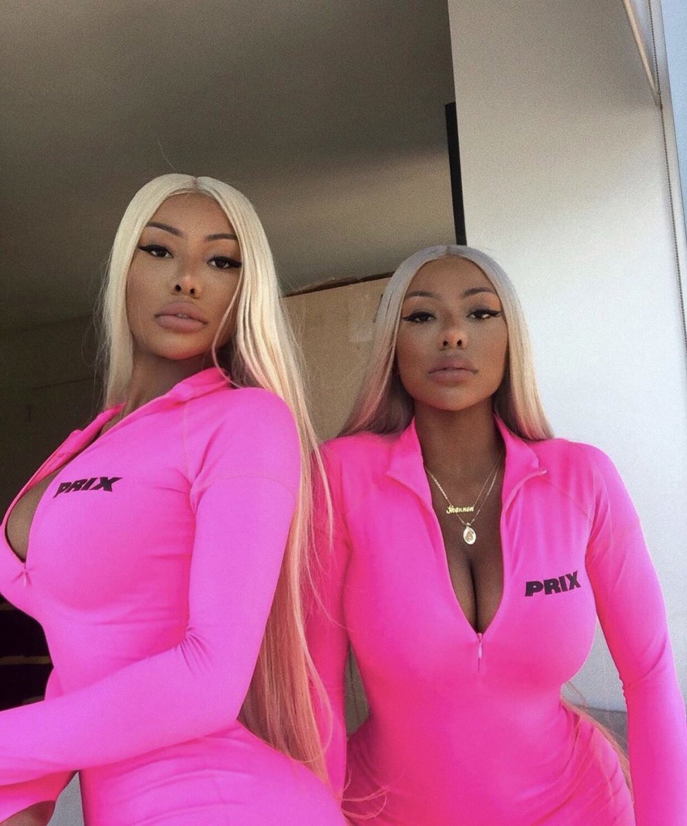 Perslaysian's tweet photo. THERES ONLY ROOM FOR 𝐓𝐖𝐎 💕 https://t.co/iXeblsecB3