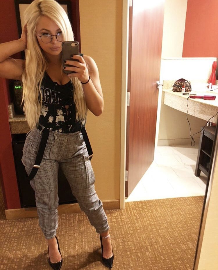 Laney_wwe12's tweet photo. Liv Morgan really is a fashion icon 🥵
@YaOnlyLivvOnce https://t.co/UsOun9rJVp