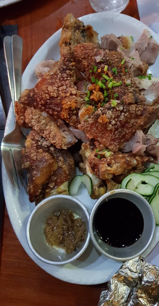 maricrisef's tweet photo. Yummy CrispyPata 
#crisypata #yummy #delish https://t.co/85D57IzkUw