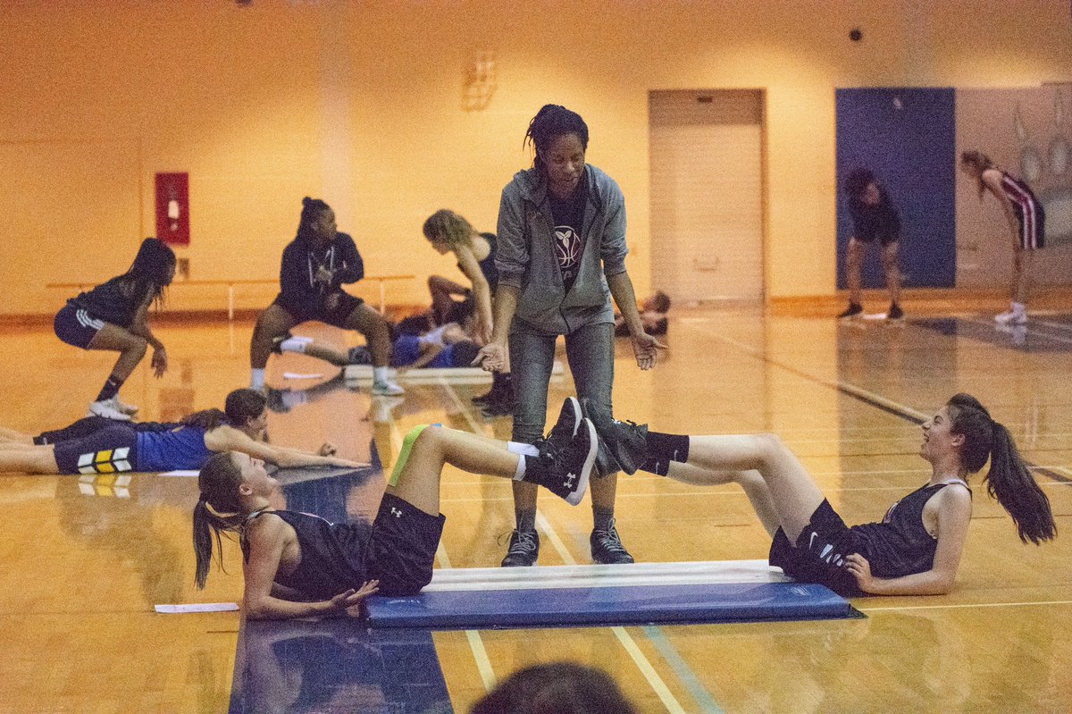 OBABBall's tweet photo. U14 Girls | 2nd half of Day 1
• Leadership Talk
• Fitness
#OSDP2019 #OntariosVeryOwn https://t.co/BhfLZ8eMmx
