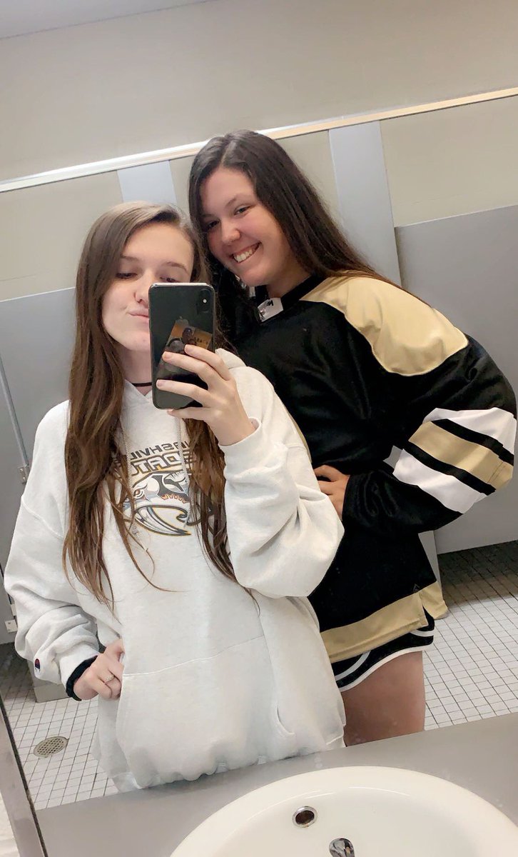 abbyymmiles's tweet photo. Today I coached my boyfriend and his team (as usual), AND had my best friend on the bench with me to stream the game. What a team 🏒 

@cammykay14 @Lehtera12 @West_N_Woollies https://t.co/b3VGyezpS4
