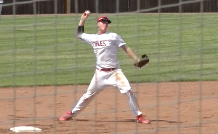 Logan Shepard Slaps Walk Off Winner For Illinois Rifles In Midwest College Showcase Championship game against the Illinois Nationals: (HIGHLIGHTS)  channel1450.com/2019/07/14/she…