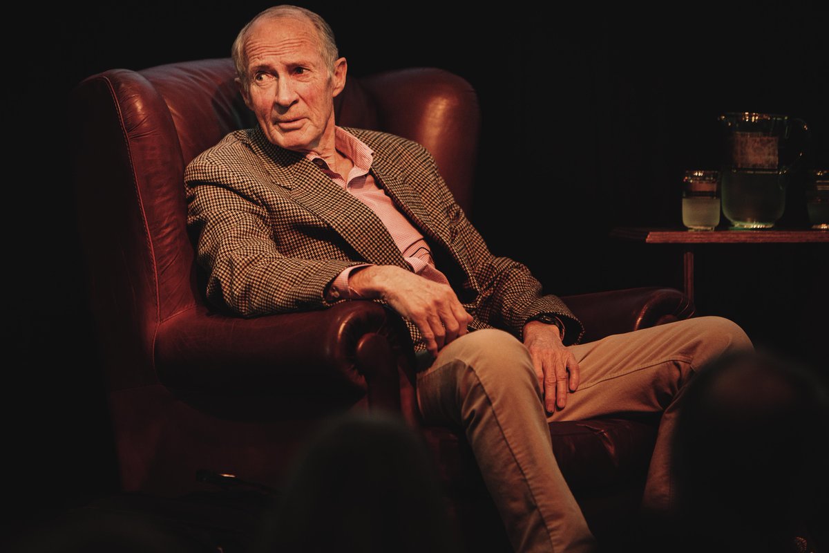 MarlBookFest's tweet photo. You may have noticed our wonderful festival sponsor Jim Tannock floating round capturing some memories at #MBF19

Over the coming weeks we look forward to sharing those memories with you - starting with NZ Historian @vomalley in conversation with Ron Crosby. #Readon https://t.co/S4LjQTAX7Y