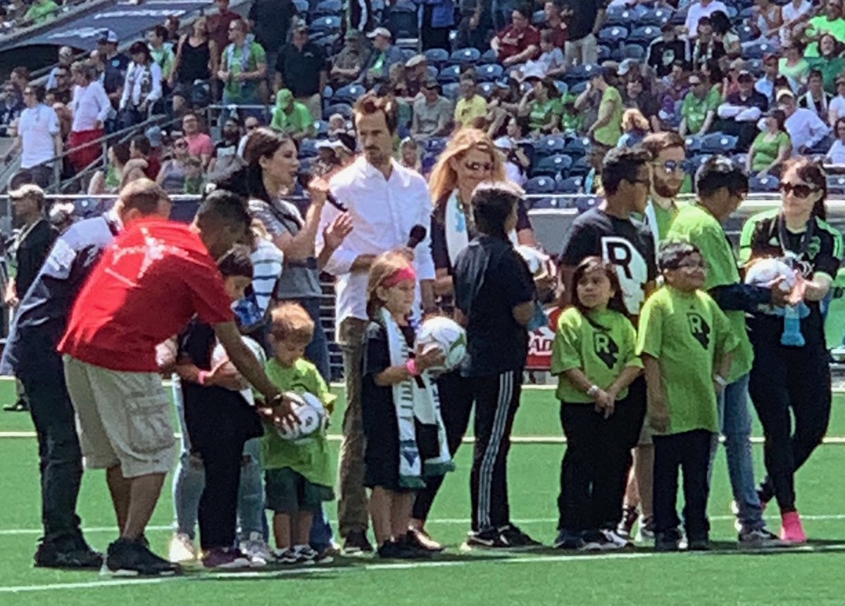 RaveFound's tweet photo. Thank you @Delta for your support of the One Ball program and for being one of RAVE’s most generous partners. More kids get to play because of you! @SoundersFC #FANS4FIELDS https://t.co/o89lvnH7qW