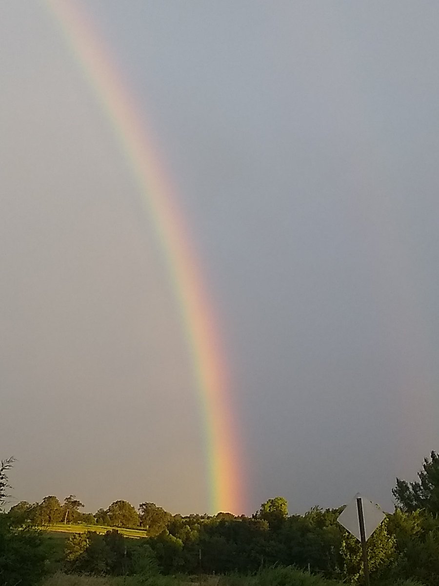 lthomas1602's tweet photo. Beautiful rainbow just east of Ozark. @5NEWSJoe @5NEWS @5NEWSGarrett #arwx https://t.co/GLFuQXs4FG