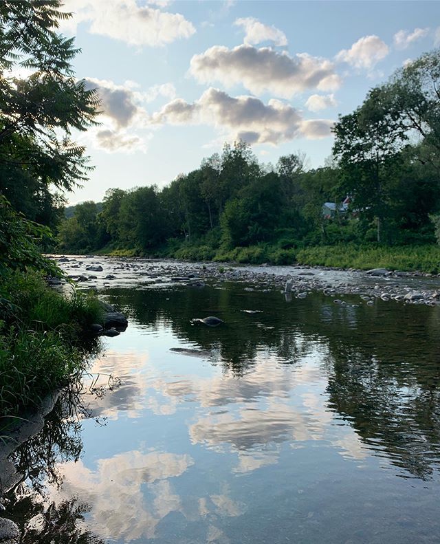 _ladysaga_'s tweet photo. Got outside for a minute today! Yay for summer in Vermont. Yay for rivers. Yay for sunshine. .
#river #vermont #reflection #nofilter #summerinvermont https://t.co/eQu4OUH7Uv https://t.co/2RpVtJQVkf