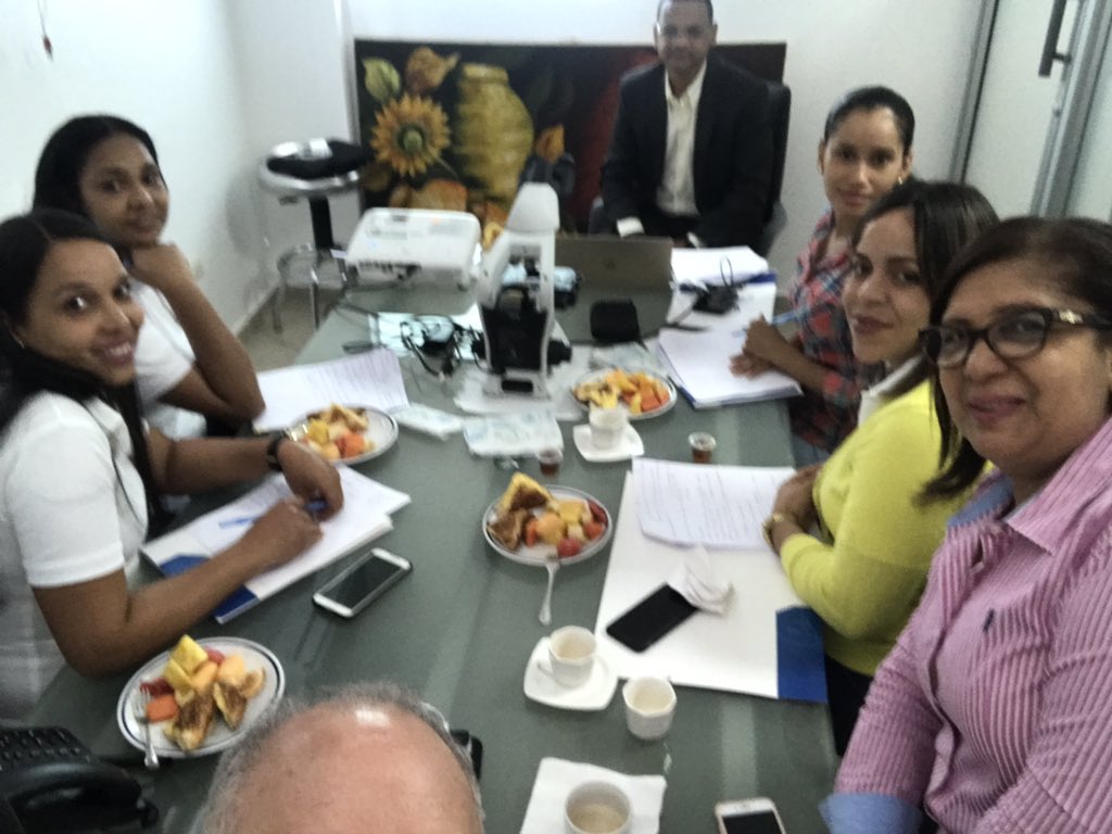 labherrera's tweet photo. #Labherrera se capacita en el area de la #biologiadelareproduccion con el #DrEdwargarciadelorbe https://t.co/8lSlZ9z2Ov