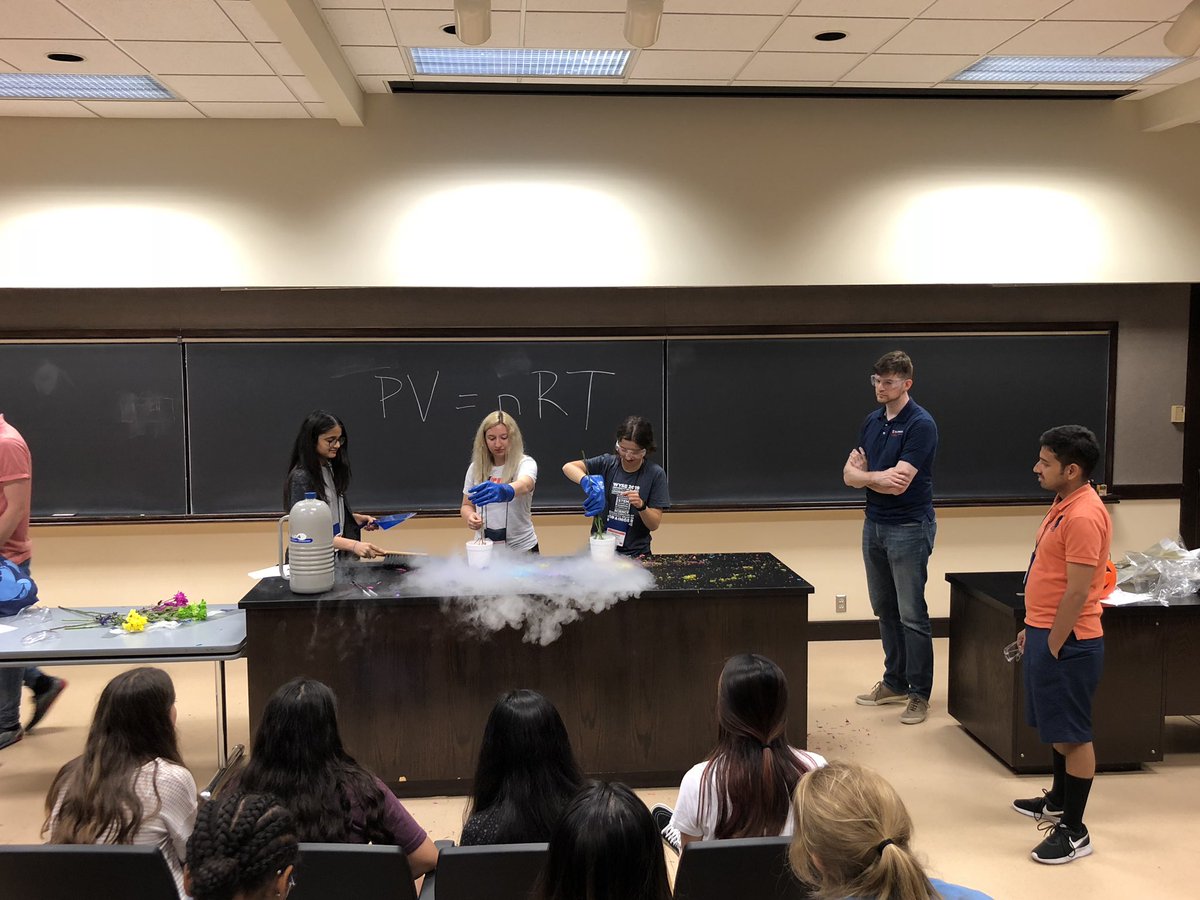 Smashing start to <a href="/CURIEillinois1/">CURIE@illinois</a> summer camp at @ChBE_Illinois! <a href="/WYSE_IL/">WYSE at Illinois</a> <a href="/ShuklaGroup/">Shukla Group</a> <a href="/diwakarshukla/">Diwakar Shukla</a>