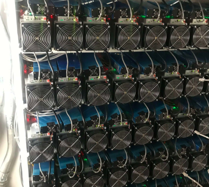 miningstore's tweet photo. Here's a behind the scenes look at what's inside our #bitcave .... lots and lots of #miners https://t.co/IzIBvtuCy5