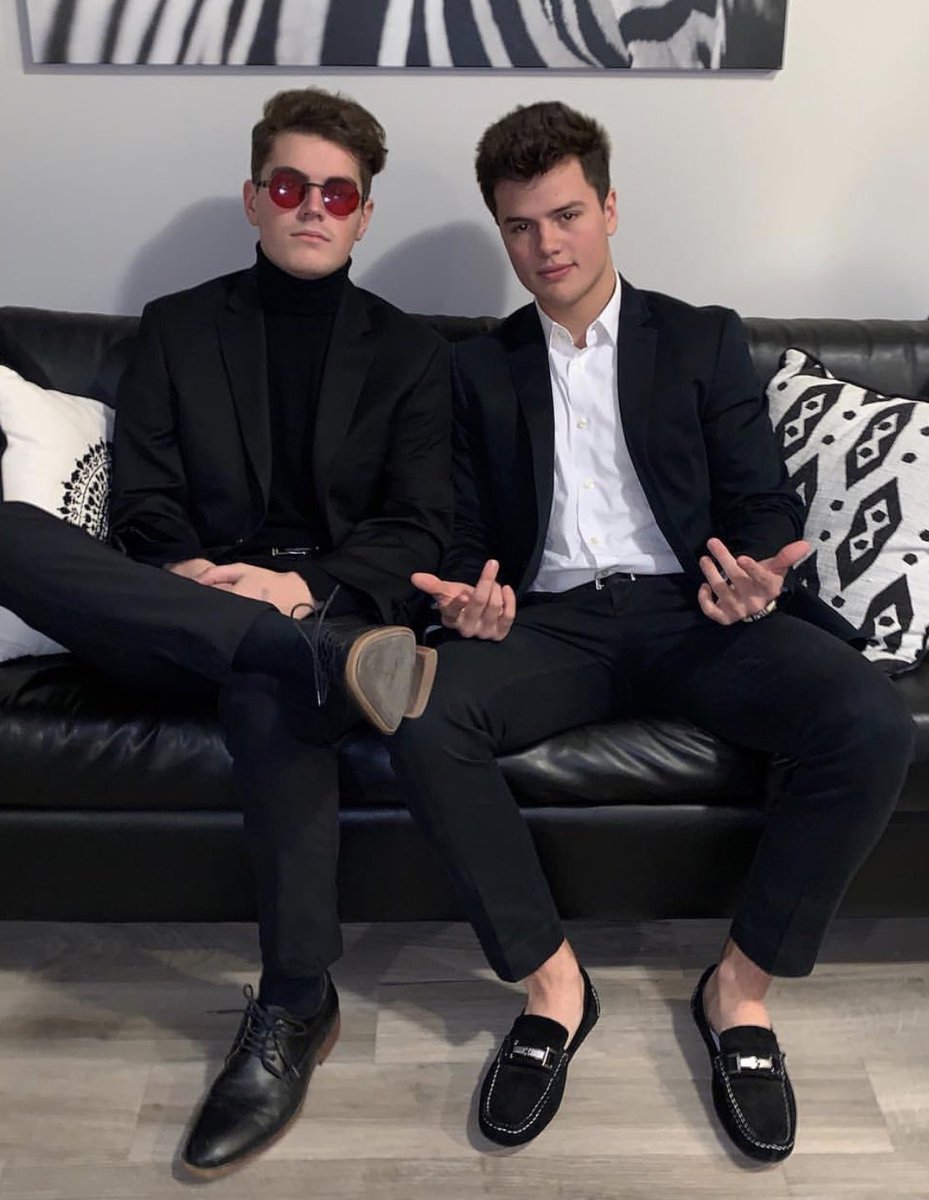 Happy birthday to our brother <a href="/noahchimp/">Noah Chimpouras</a>. Enjoy the new Alphalete gear (probably). Have a good one 😤. Feat. <a href="/milesveddder/">Miles Vedder</a>