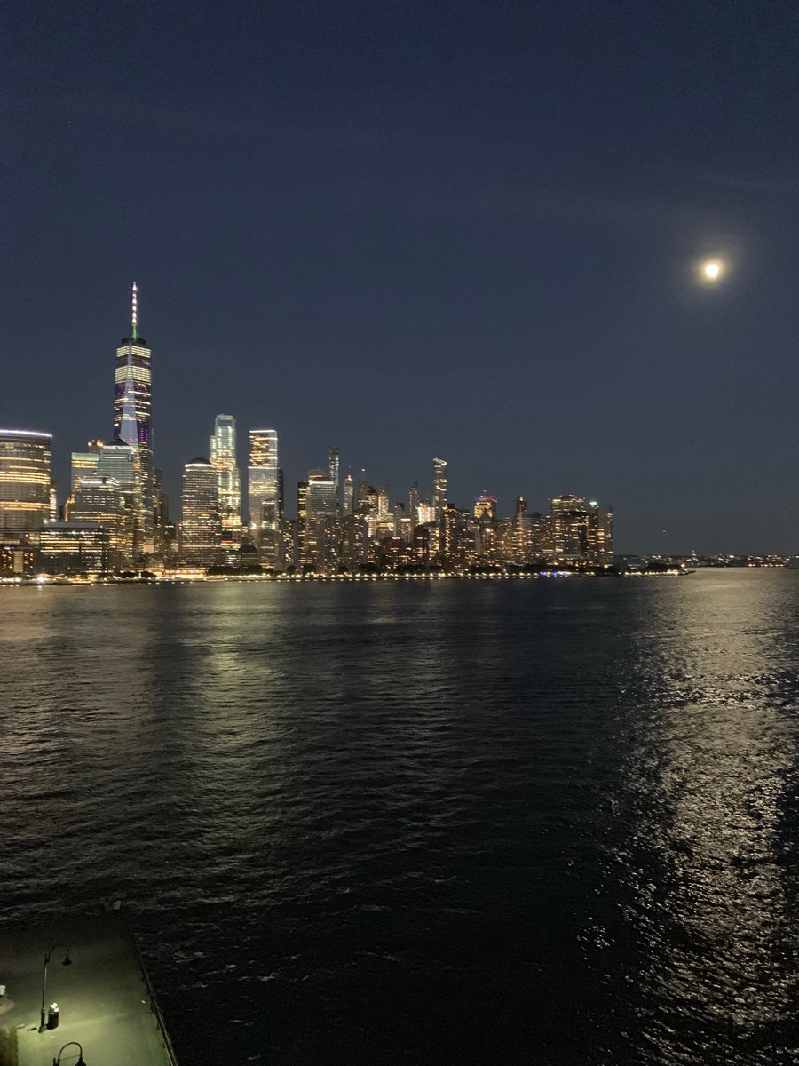 mmikesell3's tweet photo. What a great IT by Design crew and Robert was right, the view is spectacular. Can’t wait for tomorrow’s sessions. #insperity #goHR #build19 #takecareofyourpeople https://t.co/LMagO3q5KT