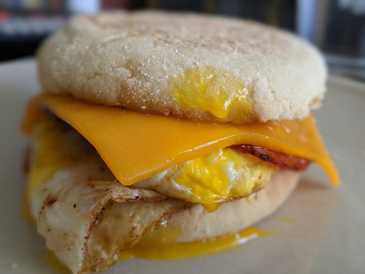 anotherschwab's tweet photo. Dinner: eggs, crispy salami, cheddar & cream cheese, English muffin! #foodwars #definitelynotketo https://t.co/5uiZ5QFHw3