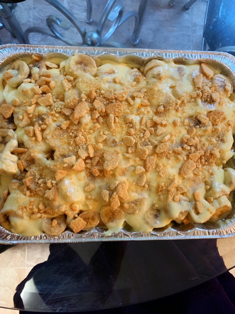 ChessXPressMUA's tweet photo. This vegan banana pudding that I made tho 😩🤤 #vegandesserts https://t.co/Yq2BgasbW9