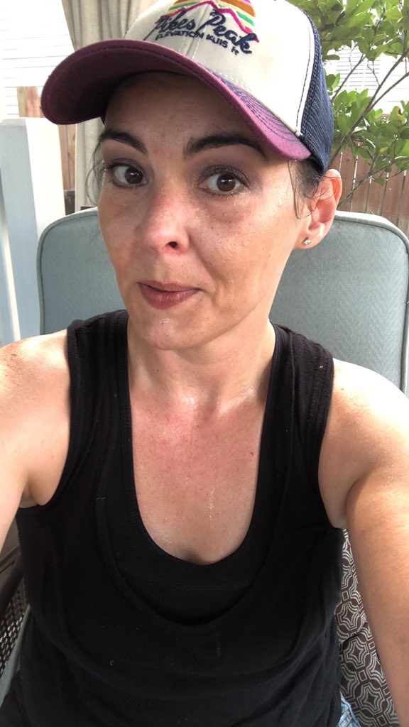 Kisspookies's tweet photo. @ShepRose Who wants a farmers tan tho? How do u get around that? I cut my grass today in a tank top and I think I look super smart 🤪 https://t.co/5pyFbbTr3f