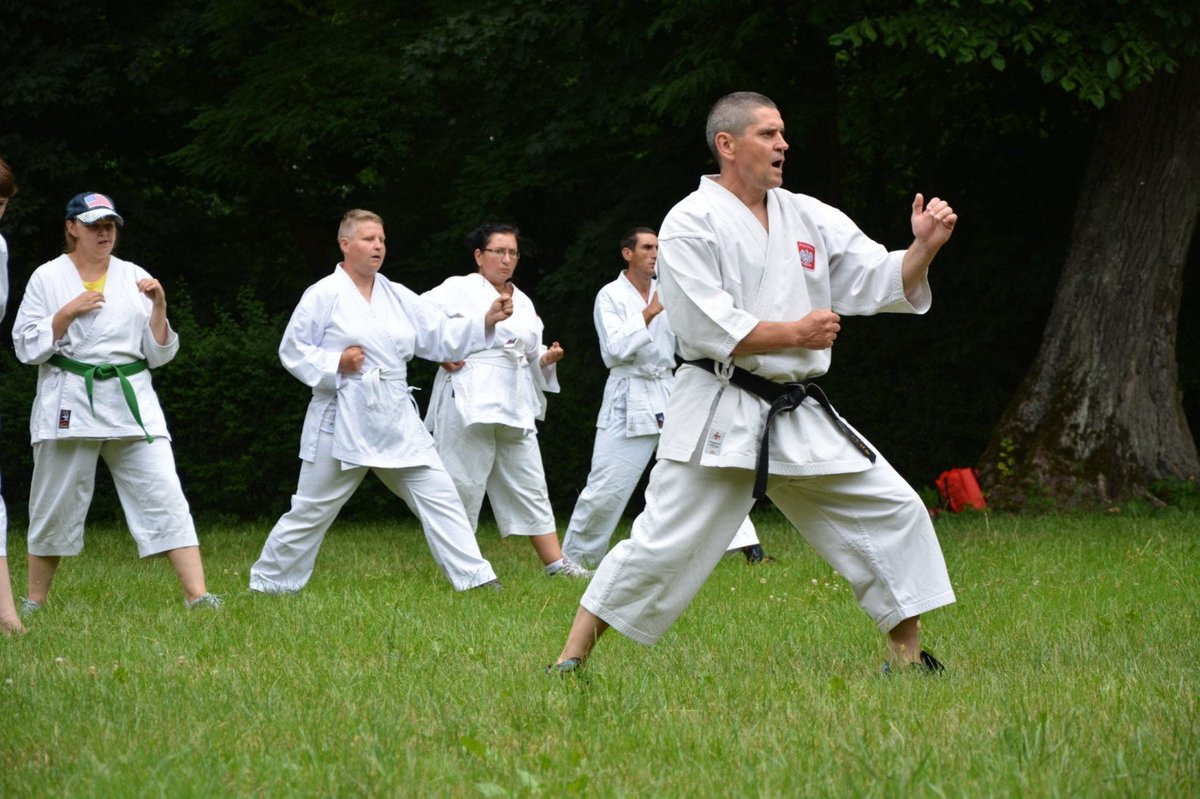 poddebicki's tweet photo. Dragon realizuje nieszablonowy projekt! #sport #karate https://t.co/FPOflLbBMh🥇🥇🥇 https://t.co/dfeGkEdMpi