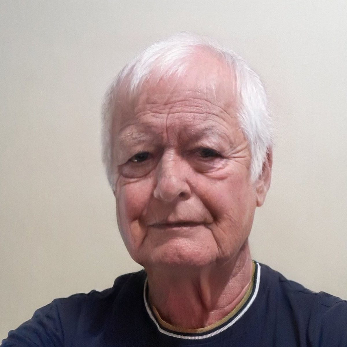 peterarnholdt's tweet photo. Søøøøde unge mennesker. Kom endelig forbi Belo Horizonte! Jeg giver en Guaraná og en Werthers Ecte (hvis jeg kan finde dem) og fortæller igen-igen historien om, da Brasilen tabte VM-trofæet i 1950 på Maracanã. Jeg var der jo selv 🤣 @Brasserpod
#FaceApp #NårJegBlirGammel #Gnags https://t.co/ioMNrmGq0b
